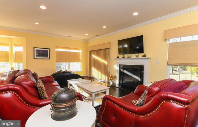 111 WEATHERBY LN, Glassboro, NJ 08028