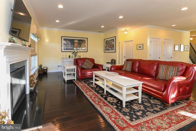 111 WEATHERBY LN, Glassboro, NJ 08028