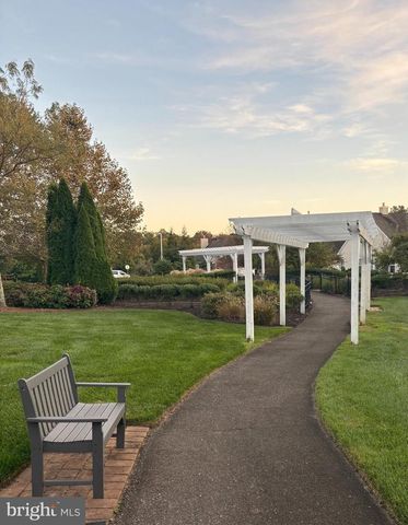 111 WEATHERBY LN, Glassboro, NJ 08028