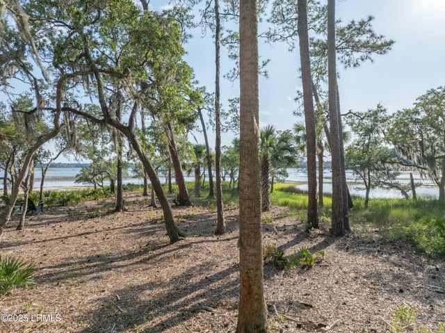 418 Islands Avenue, Beaufort, SC 29902