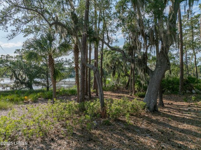 418 Islands Avenue, Beaufort, SC 29902