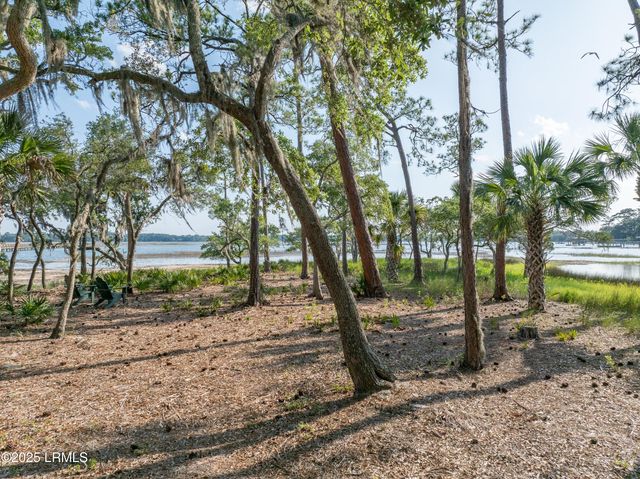418 Islands Avenue, Beaufort, SC 29902