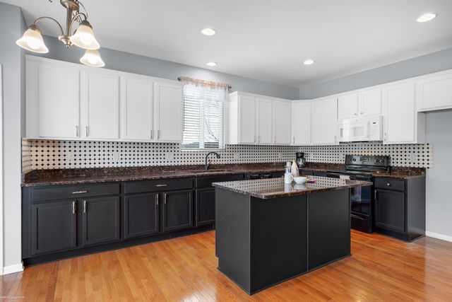 23222 Foxboro Street, Macomb Twp, MI 48042