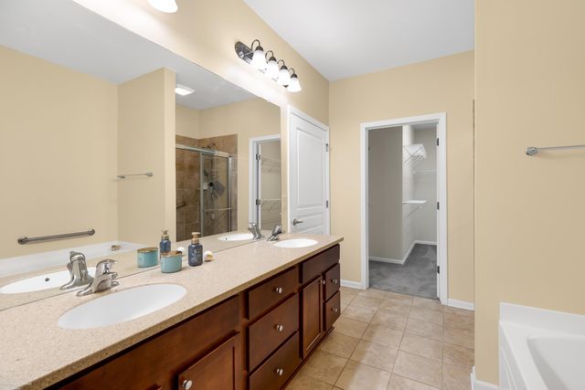 23222 Foxboro Street, Macomb Twp, MI 48042