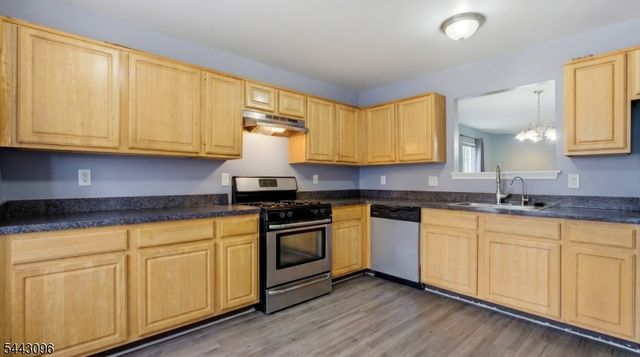 57 Victoria Dr, Franklin Twp., NJ 08873