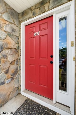 57 Victoria Dr, Franklin Twp., NJ 08873