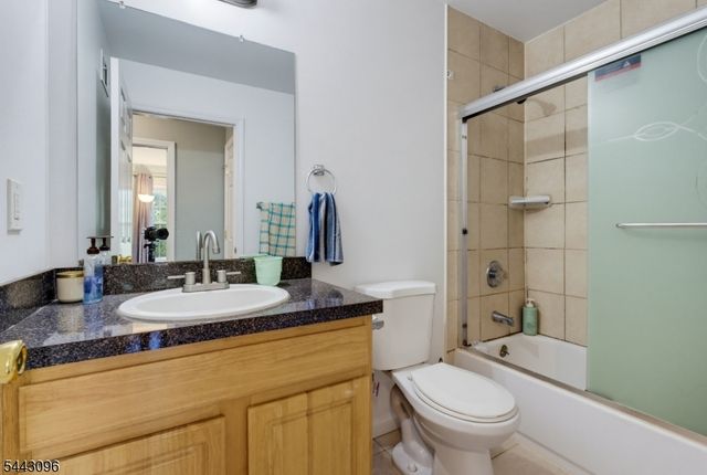 57 Victoria Dr, Franklin Twp., NJ 08873