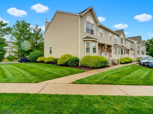 57 Victoria Dr, Franklin Twp., NJ 08873