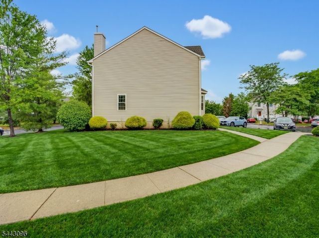 57 Victoria Dr, Franklin Twp., NJ 08873