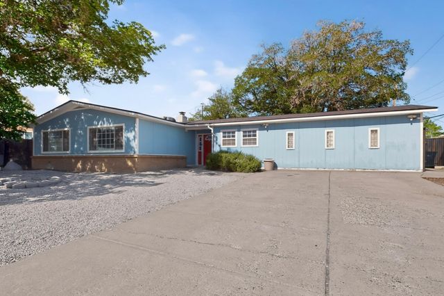 5652 Camino Canada NW, Albuquerque, NM 87114