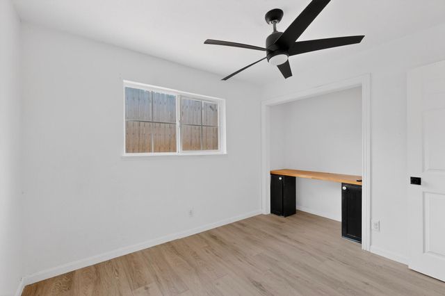 5652 Camino Canada NW, Albuquerque, NM 87114