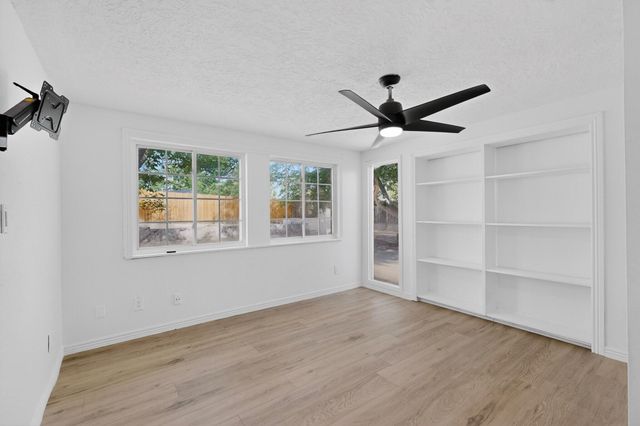 5652 Camino Canada NW, Albuquerque, NM 87114