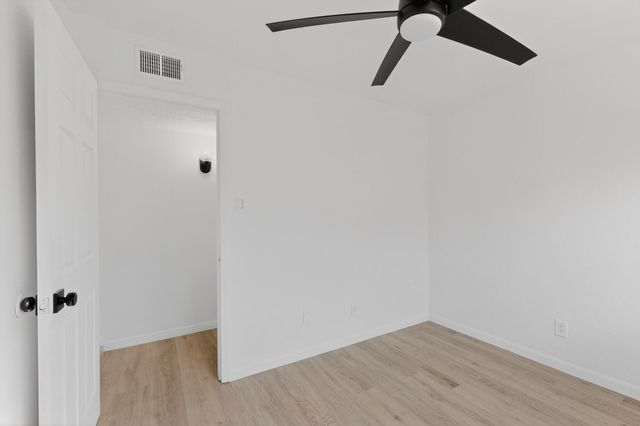 5652 Camino Canada NW, Albuquerque, NM 87114