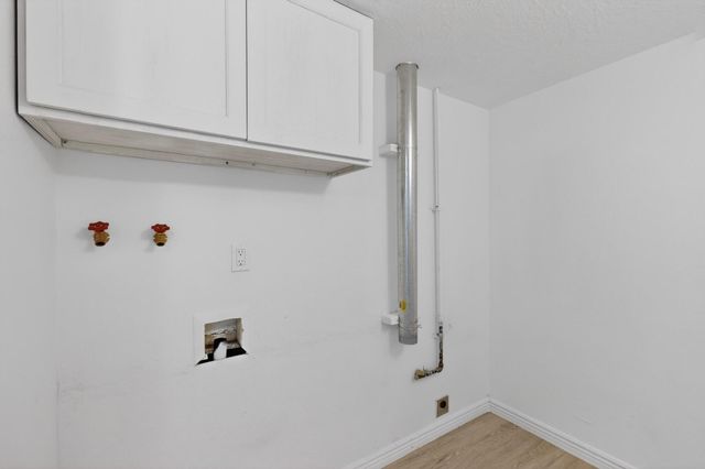 5652 Camino Canada NW, Albuquerque, NM 87114