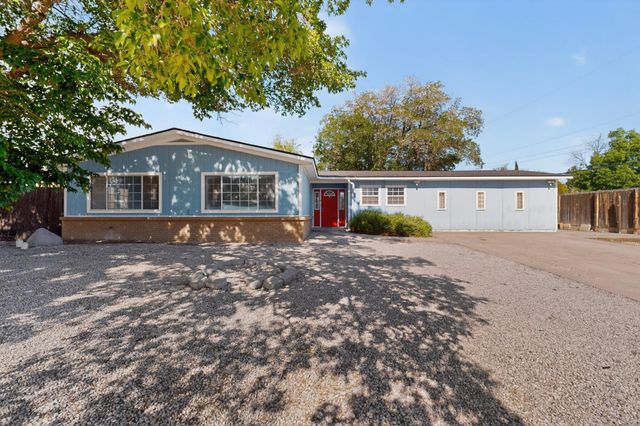 5652 Camino Canada NW, Albuquerque, NM 87114