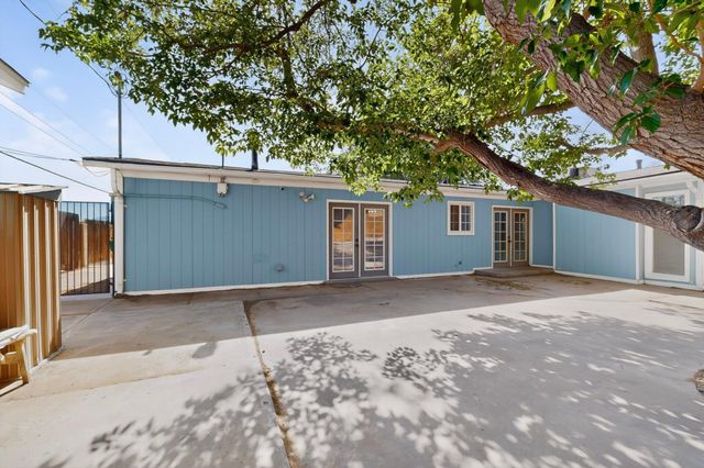 5652 Camino Canada NW, Albuquerque, NM 87114