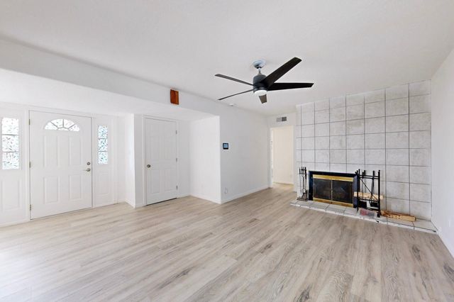 5652 Camino Canada NW, Albuquerque, NM 87114