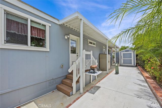 1366 Woodbrook Way, Corona, CA 92882