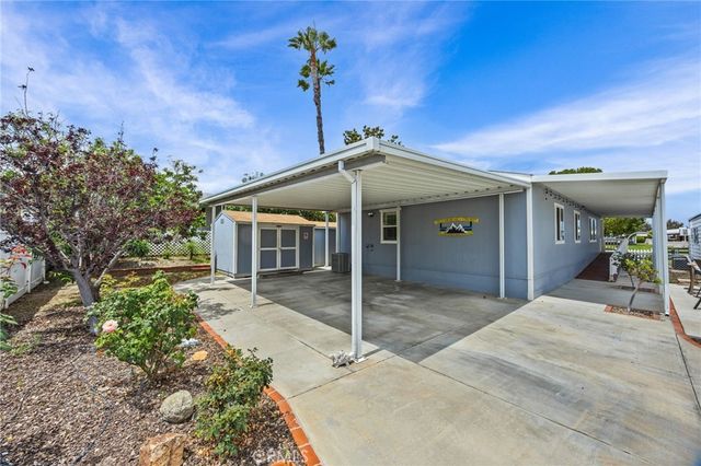 1366 Woodbrook Way, Corona, CA 92882