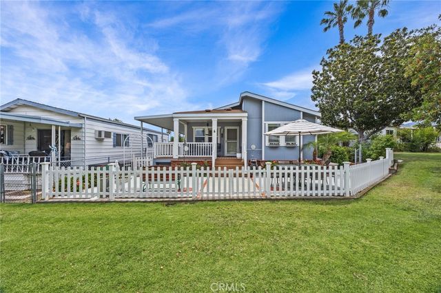 1366 Woodbrook Way, Corona, CA 92882