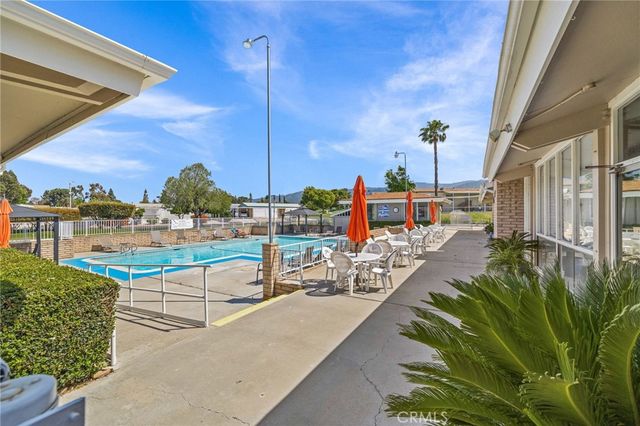 1366 Woodbrook Way, Corona, CA 92882