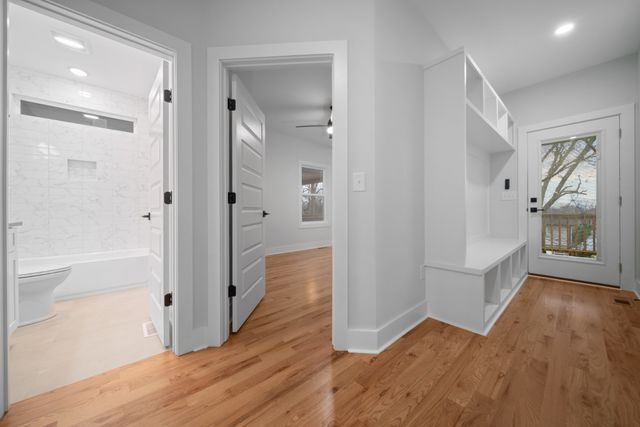 2120B Burns St, Nashville, TN 37216