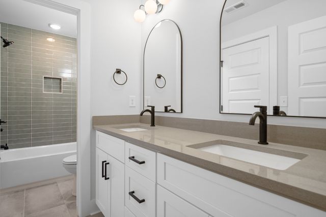 2120B Burns St, Nashville, TN 37216