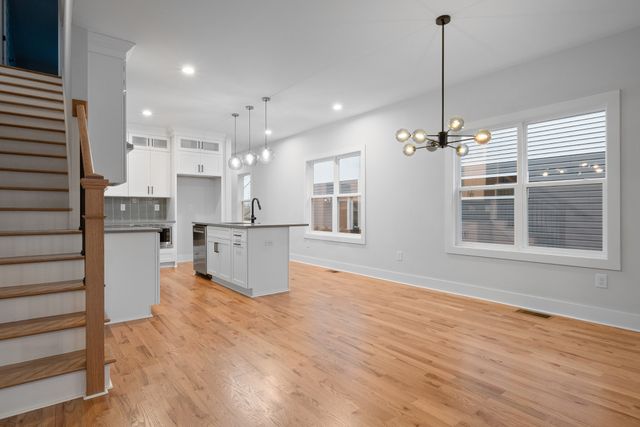 2120B Burns St, Nashville, TN 37216