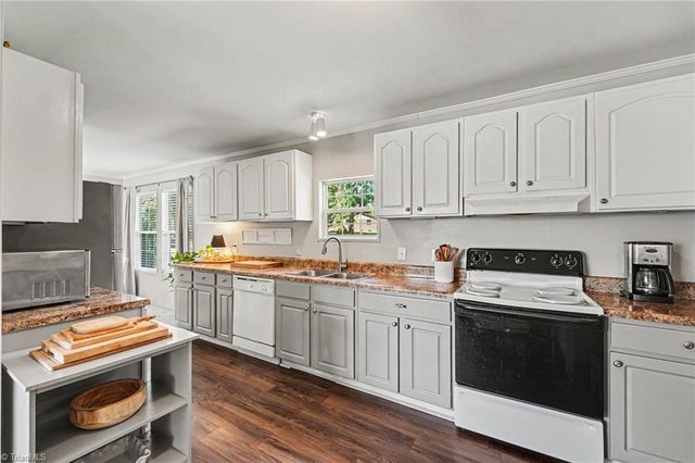 163 Flat Swamp Lake Road, Denton, NC 27239