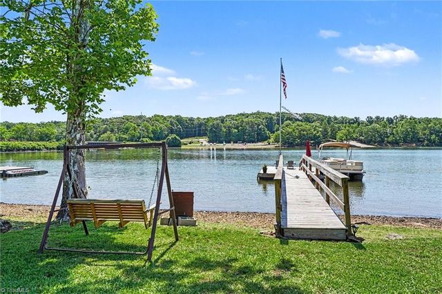 163 Flat Swamp Lake Road, Denton, NC 27239