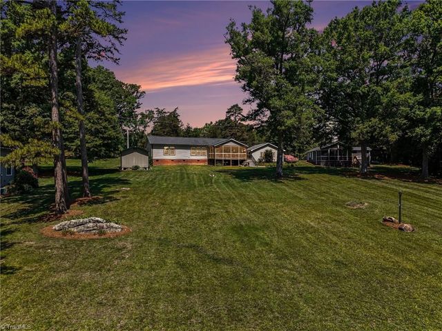163 Flat Swamp Lake Road, Denton, NC 27239