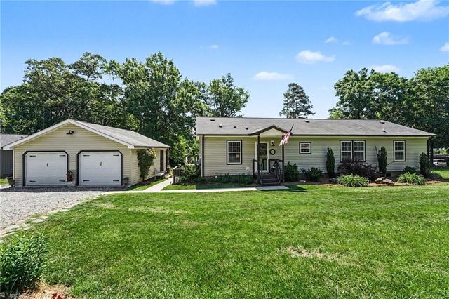 163 Flat Swamp Lake Road, Denton, NC 27239