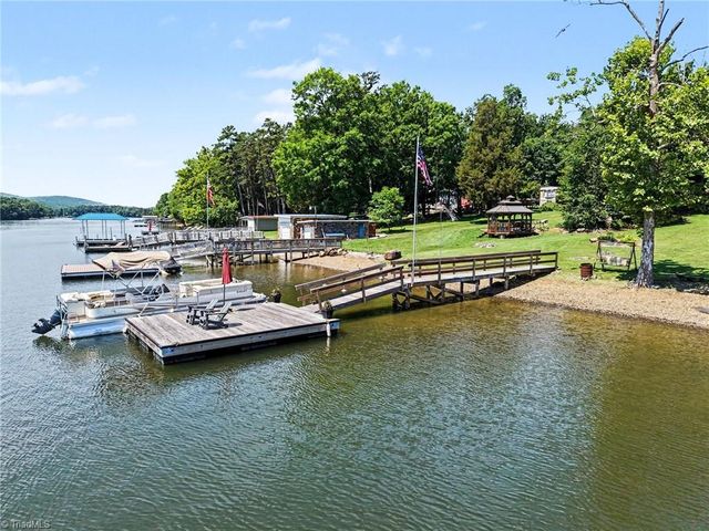 163 Flat Swamp Lake Road, Denton, NC 27239
