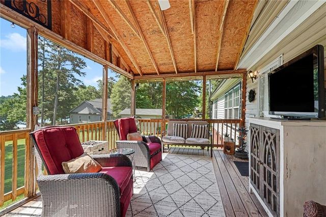 163 Flat Swamp Lake Road, Denton, NC 27239