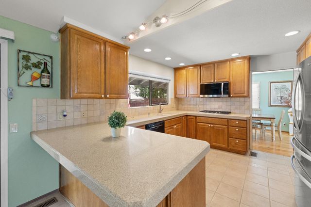 4941 Wendy Ct, Carmichael, CA 95608