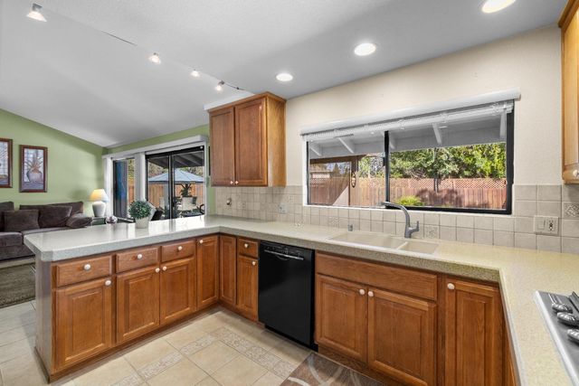 4941 Wendy Ct, Carmichael, CA 95608