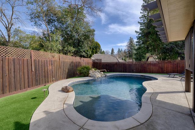 4941 Wendy Ct, Carmichael, CA 95608