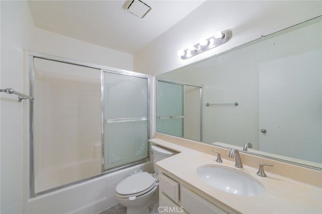 527 Springbrook N, Irvine, CA 92614