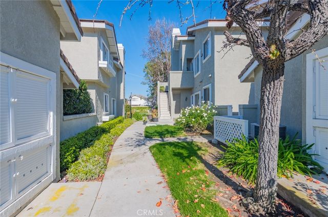 527 Springbrook N, Irvine, CA 92614