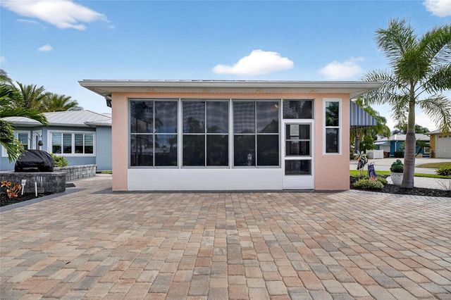 3283 RED TAIL HAWK DRIVE, Polk City, FL 33868