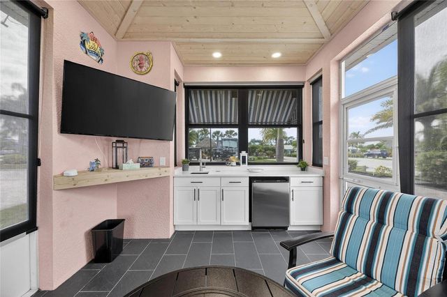 3283 RED TAIL HAWK DRIVE, Polk City, FL 33868