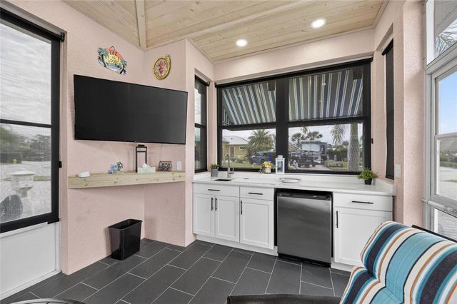 3283 RED TAIL HAWK DRIVE, Polk City, FL 33868