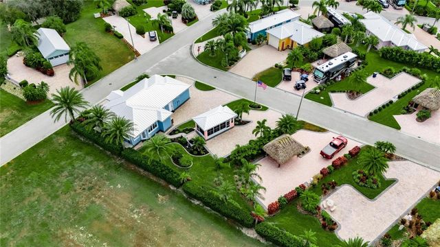 3283 RED TAIL HAWK DRIVE, Polk City, FL 33868