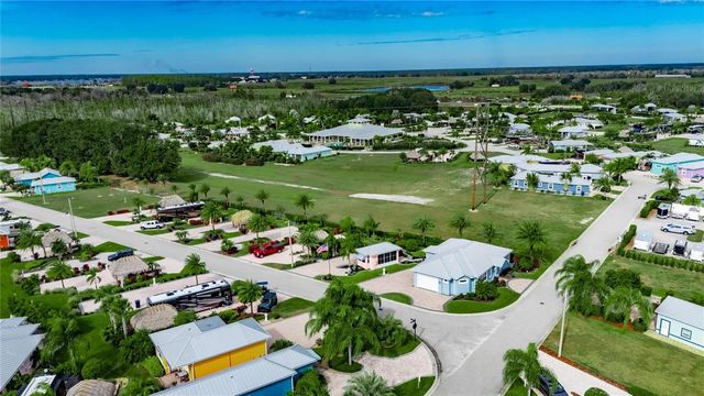 3283 RED TAIL HAWK DRIVE, Polk City, FL 33868