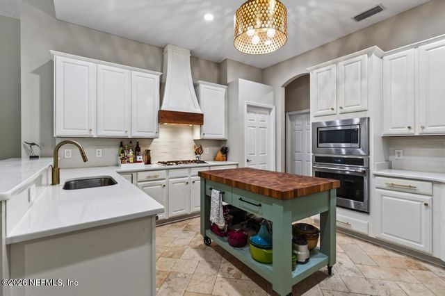 160 PARKSIDE Drive, St. Augustine, FL 32095