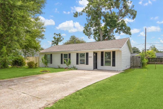 2326 Estate Drive, Deer Park, TX 77536