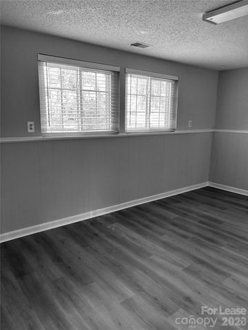 7211 Rollingridge Drive, Charlotte, NC 28211