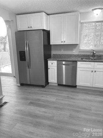 7211 Rollingridge Drive, Charlotte, NC 28211