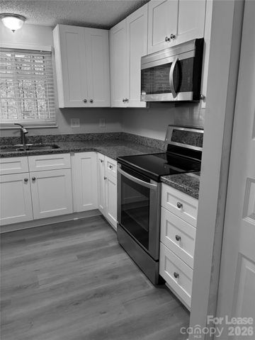 7211 Rollingridge Drive, Charlotte, NC 28211