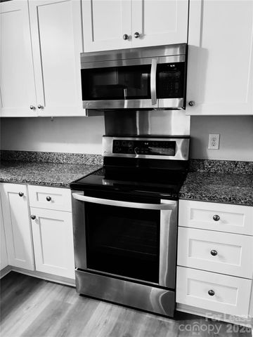 7211 Rollingridge Drive, Charlotte, NC 28211